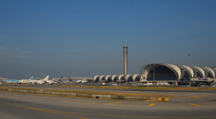 スワンナプーム対ドンムアン